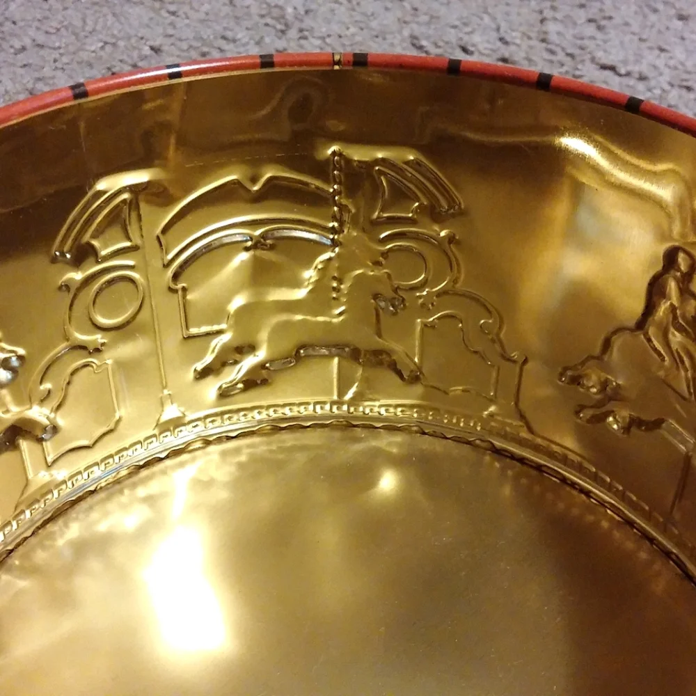 Carousel Tin Churchill's of London Graphics